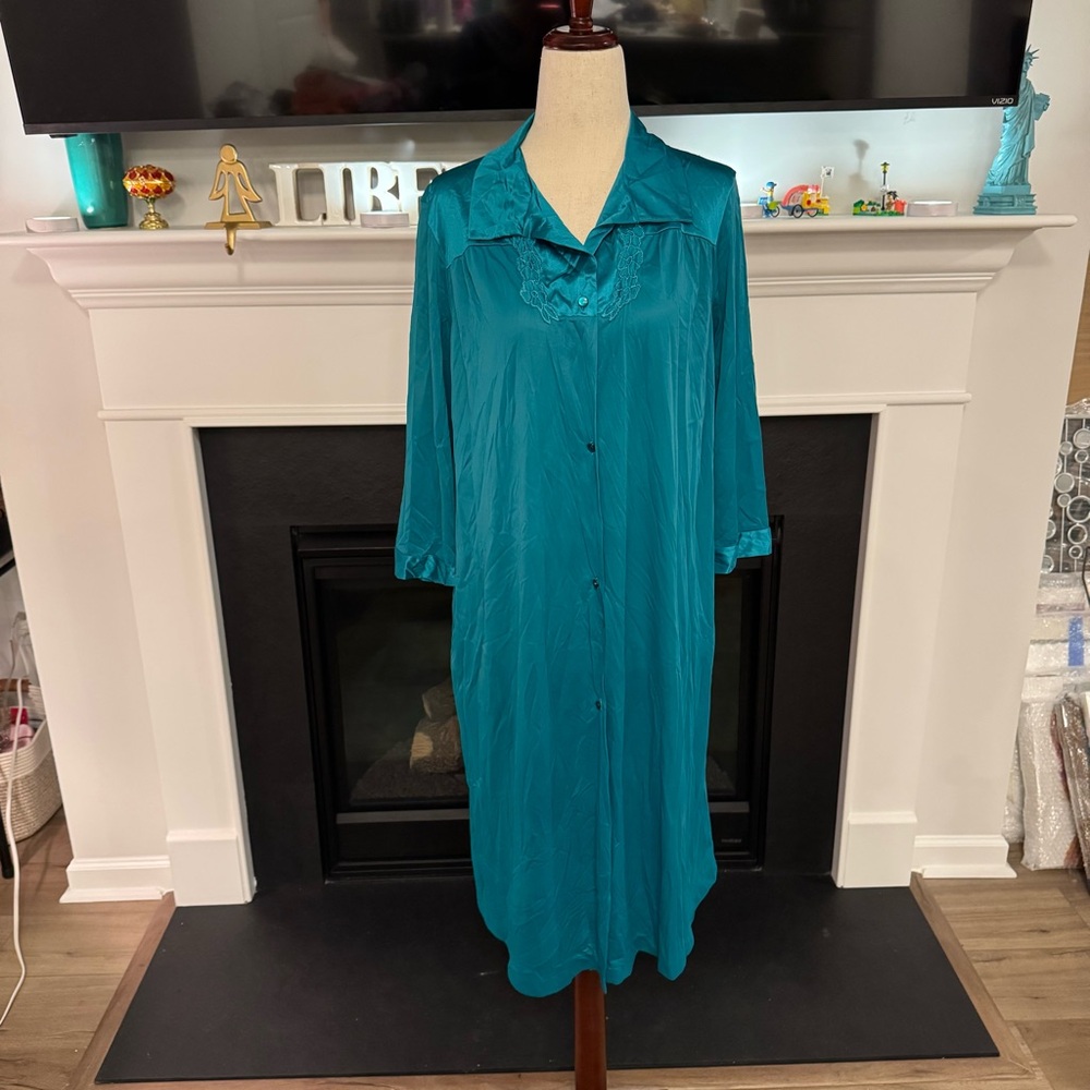 Vintage Vanity Fair Teal Nylon Nightgown Robe – Made in USA, Size Medium